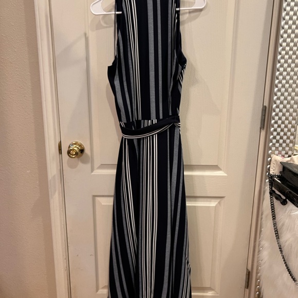 Leslie Fay blue and white striped maxi with a ribboned belt. Sleeveless  Size 12 - Picture 6 of 6